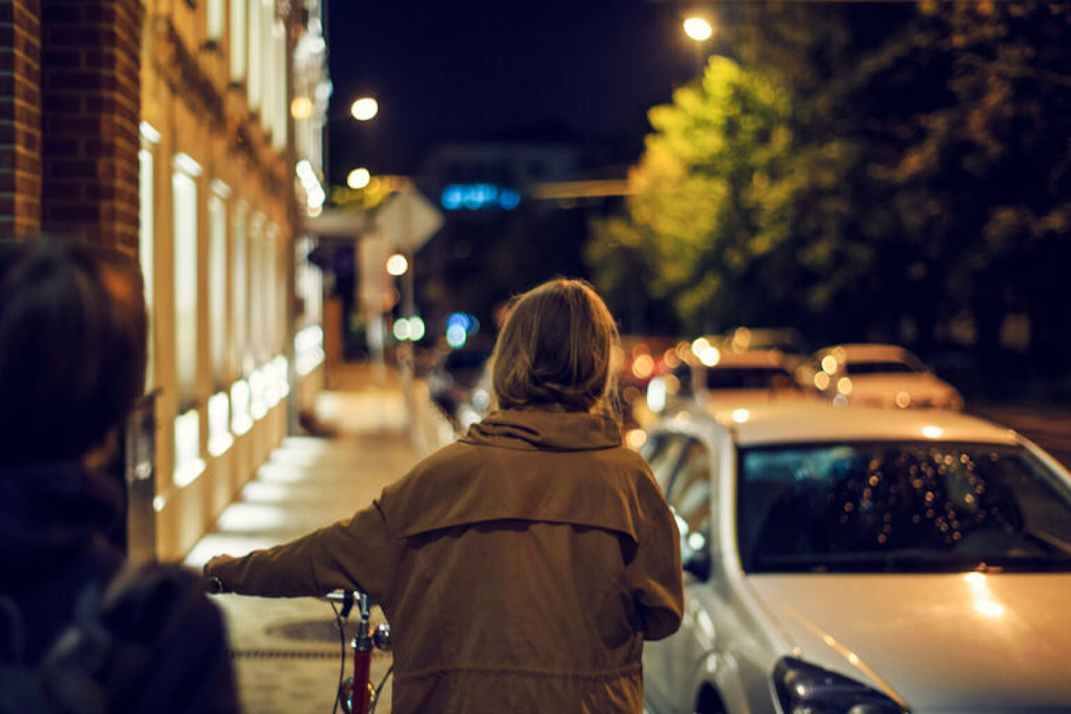 Dit kun jij doen om je veiliger te voelen terwijl je in je eentje in het donker fietst