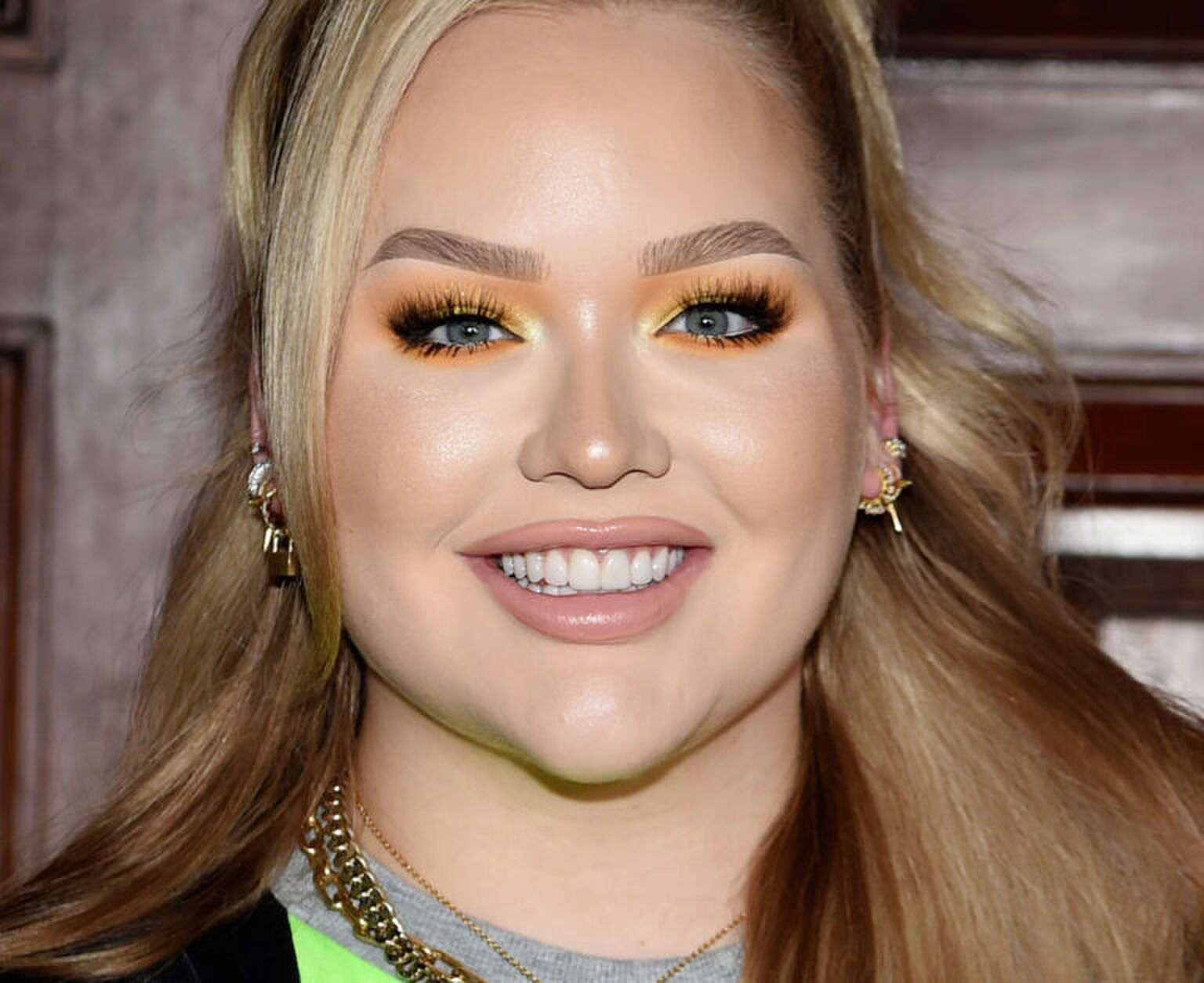 Hier bekijk je de aflevering waarin NikkieTutorials te gast is bij The Ellen DeGeneres Show