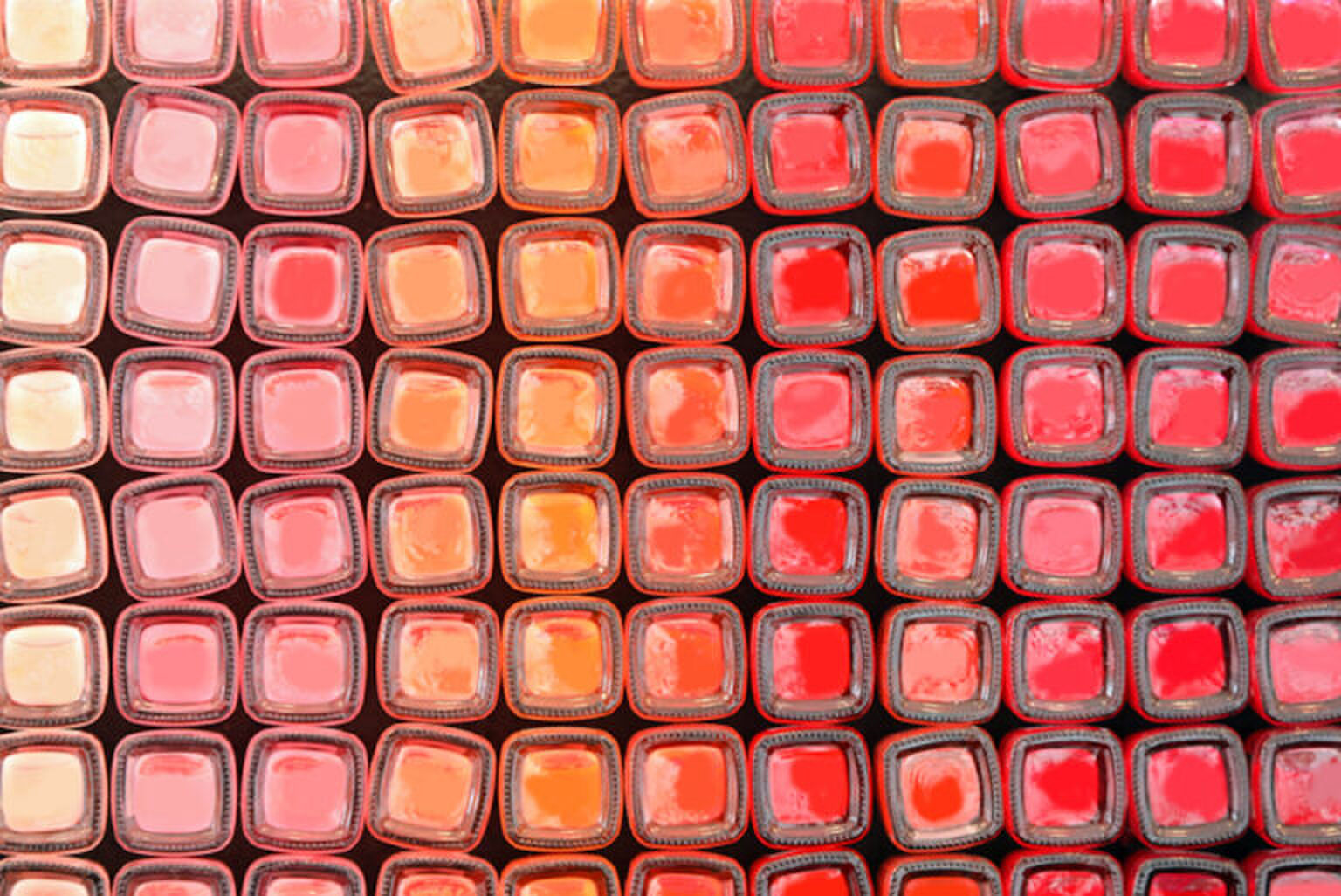 Deze nagellakkleuren gaan we overal zien deze zomer