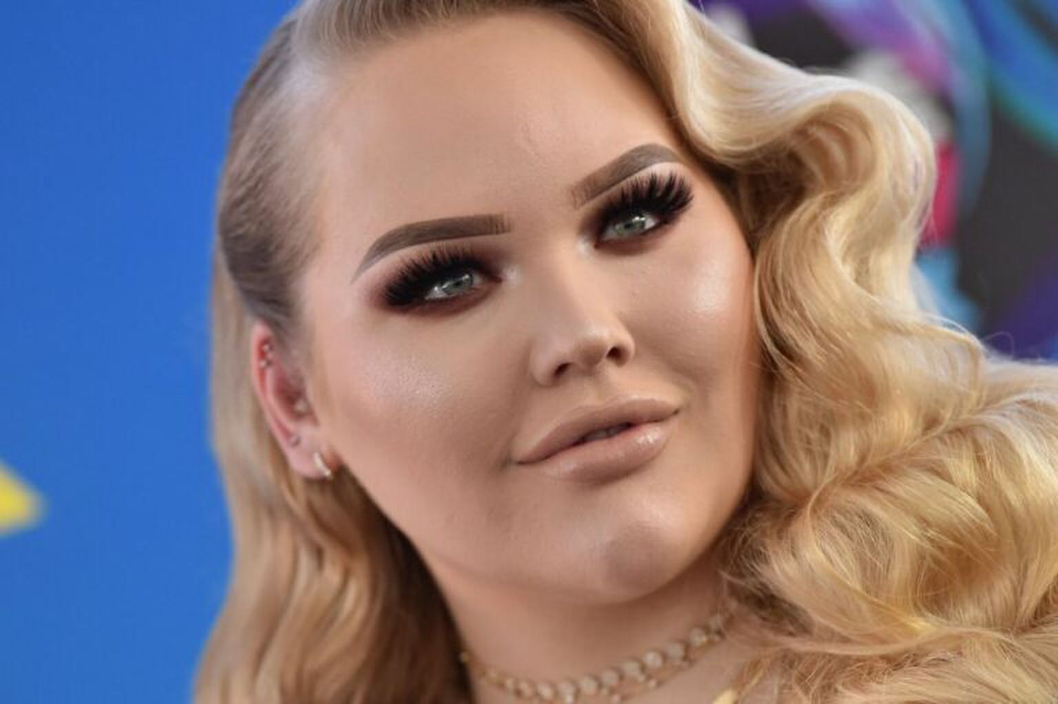 NikkieTutorials over Ellen DeGeneres: &lsquo;Ze kwam niet eens hallo zeggen&rsquo;