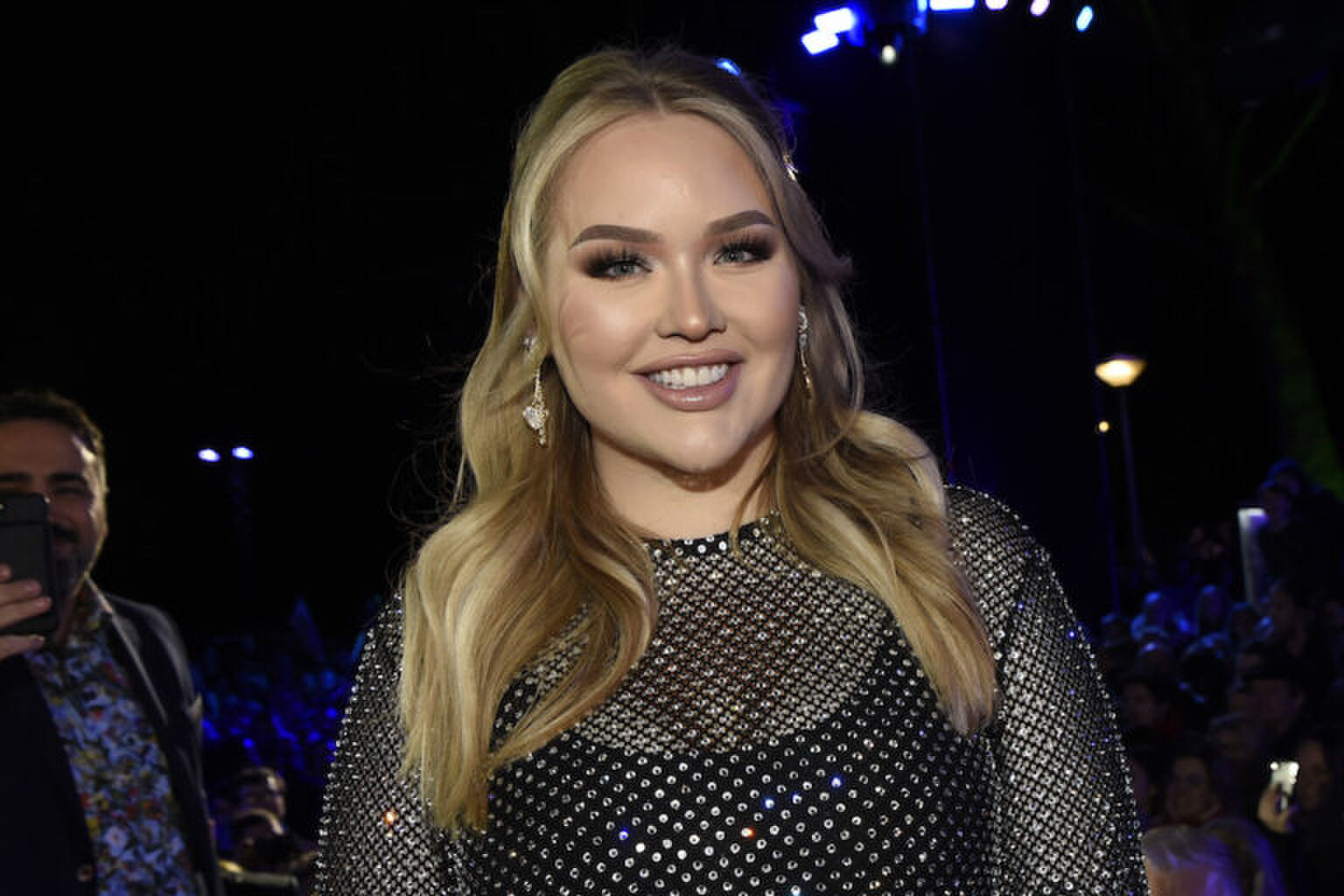 NikkieTutorials heeft haar peperdure auto te koop gezet en dit is &lsquo;m