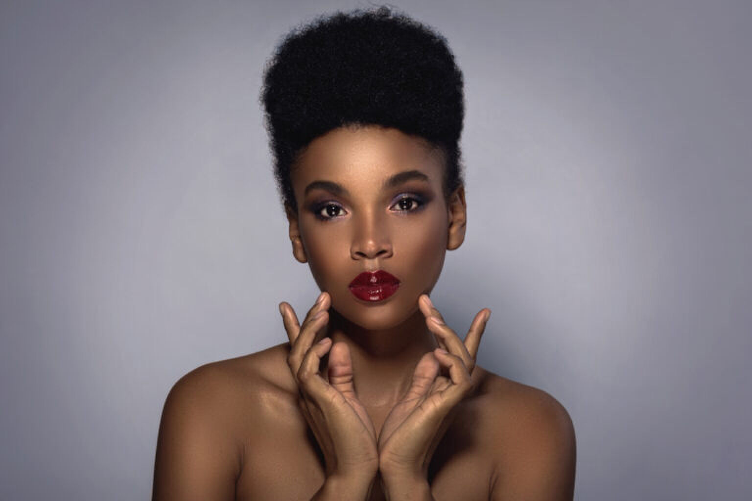 Dit zijn de mooiste oogschaduw&rsquo;s voor mensen met een donkere huid