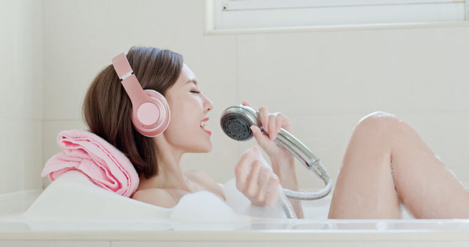 Waarom je onder de douche ineens veel beter kan zingen