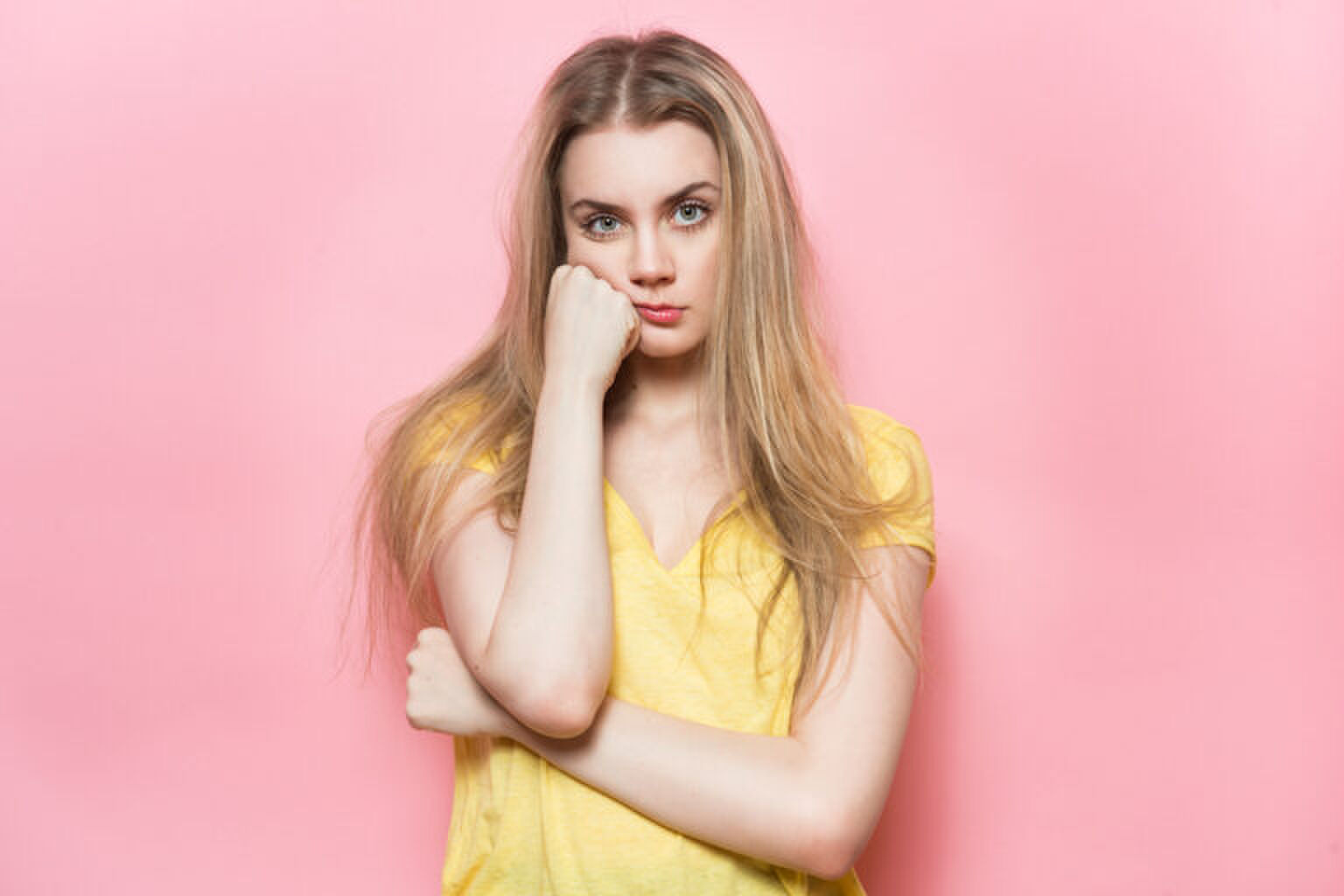 Zo vaak raak jij je gezicht aan per uur en waarom je dit vanaf nu beter niet meer kunt doen