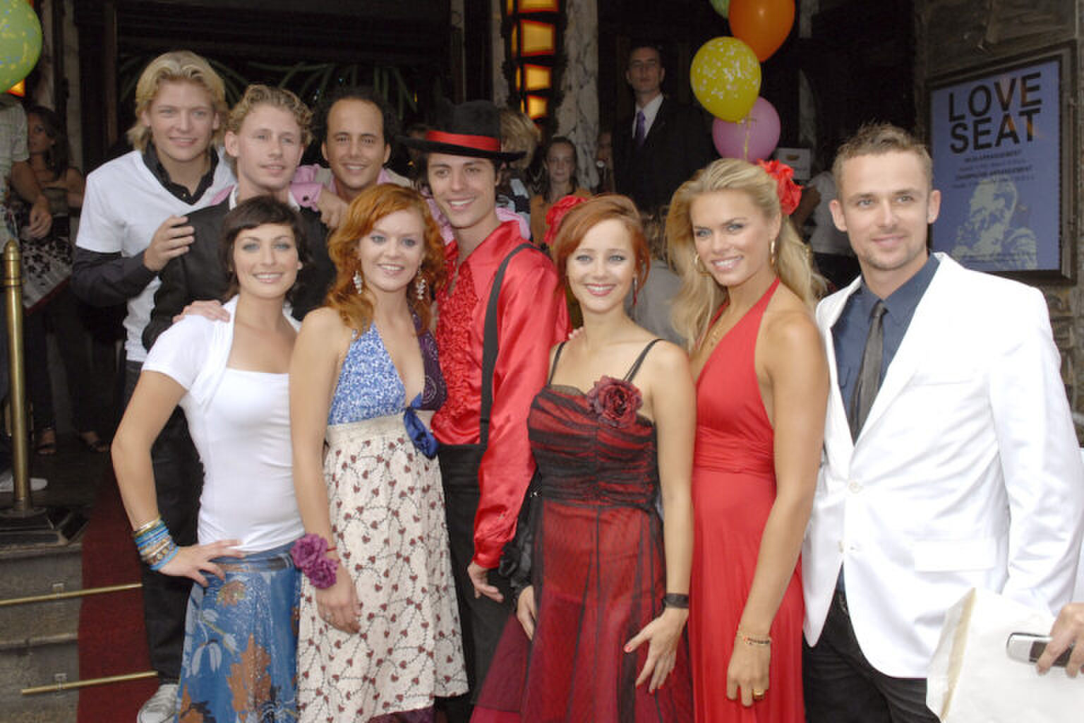 ZOOP-acteurs komen samen voor een re&uuml;nie