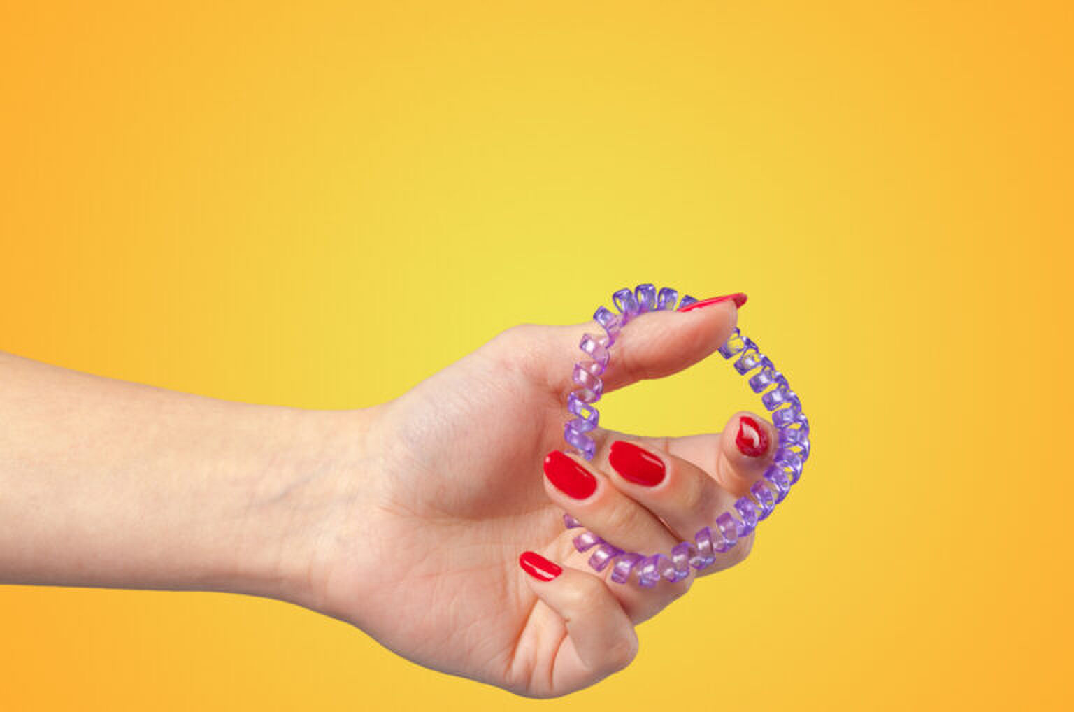 Zo laat jij jouw Invisibobble elastiekje weer krimpen