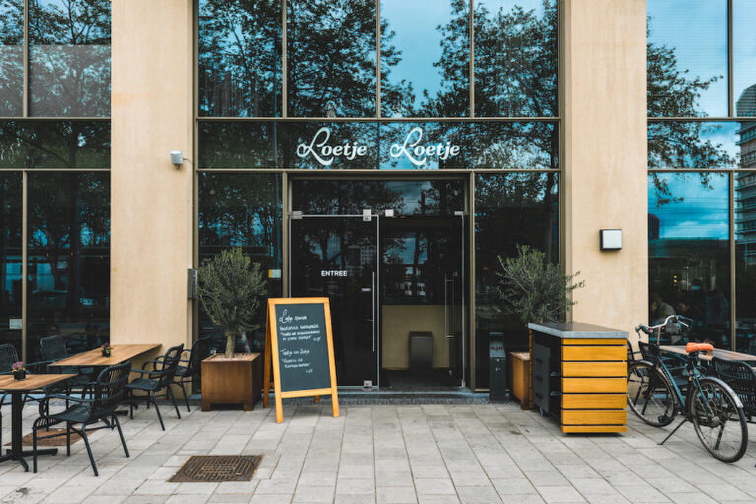 Bij deze locaties kun je vanaf nu je biefstuk halen bij de Loetje Drive In