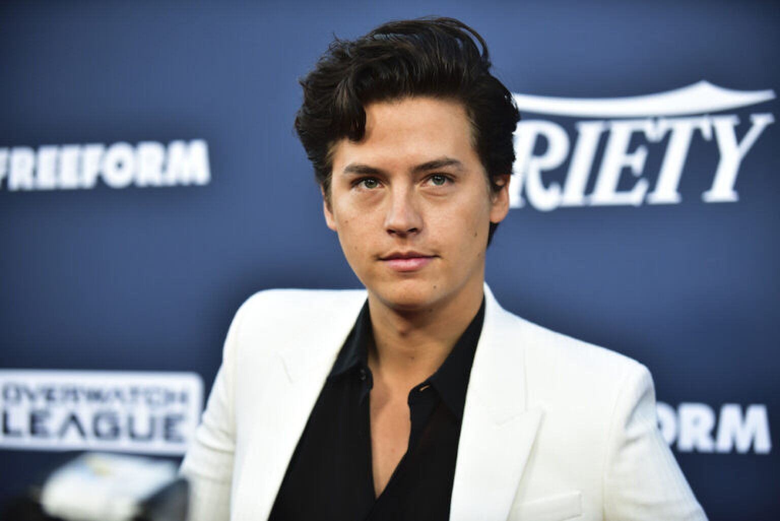 Riverdale&rsquo;s Cole Sprouse gearresteerd bij Black Lives Matter-protest
