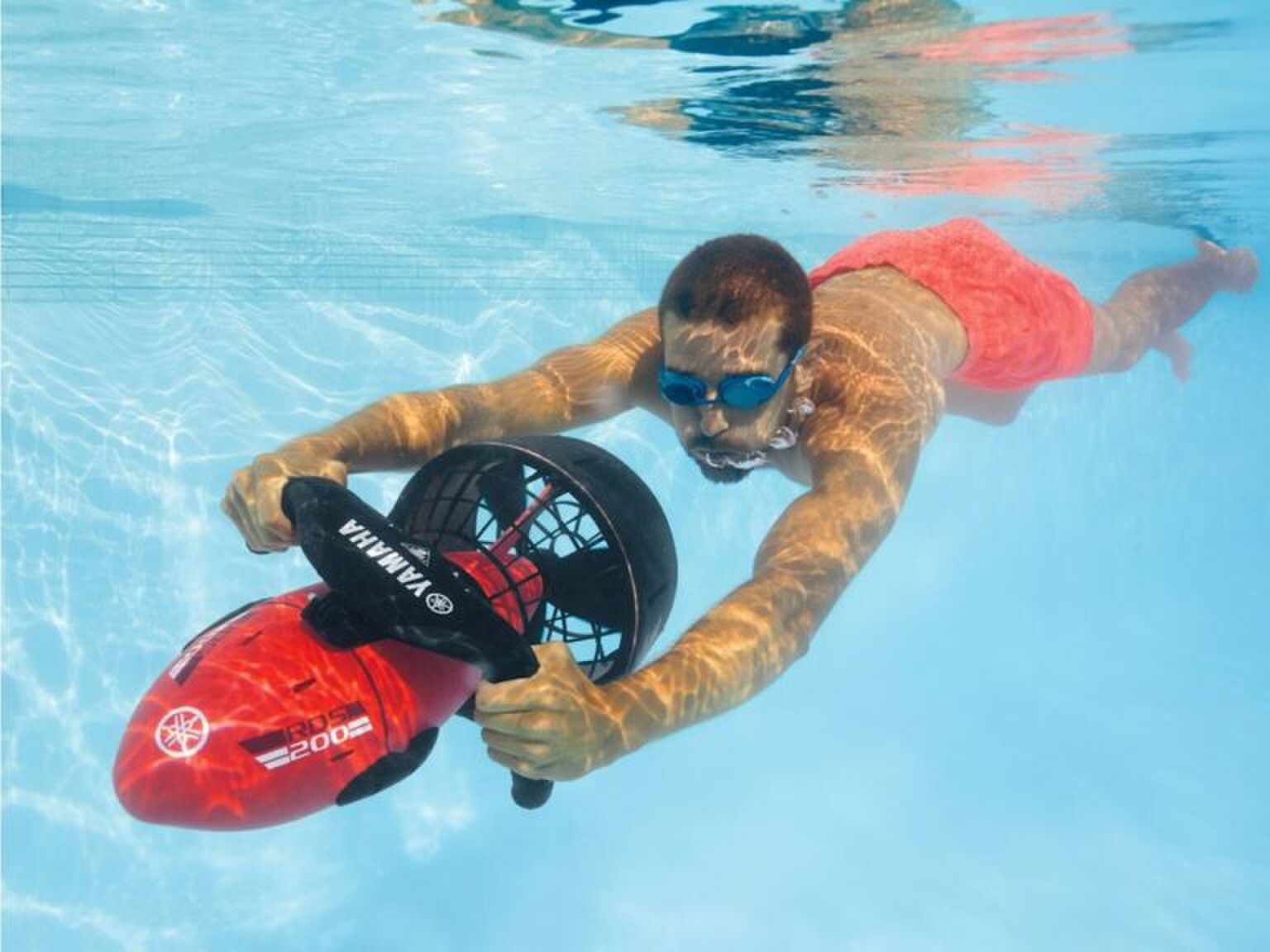 Deze seascooter van de Lidl is d&eacute; gadget van deze zomer