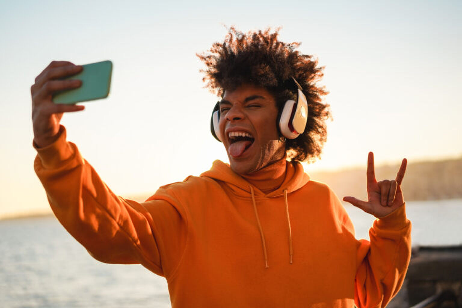 11 knappe TikTok boys die je wil volgen