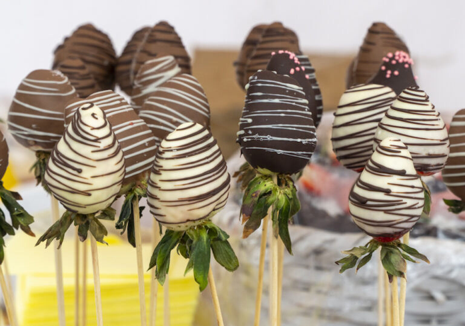 YUM! Zo maak je zelf de lekkerste choco-aardbeien