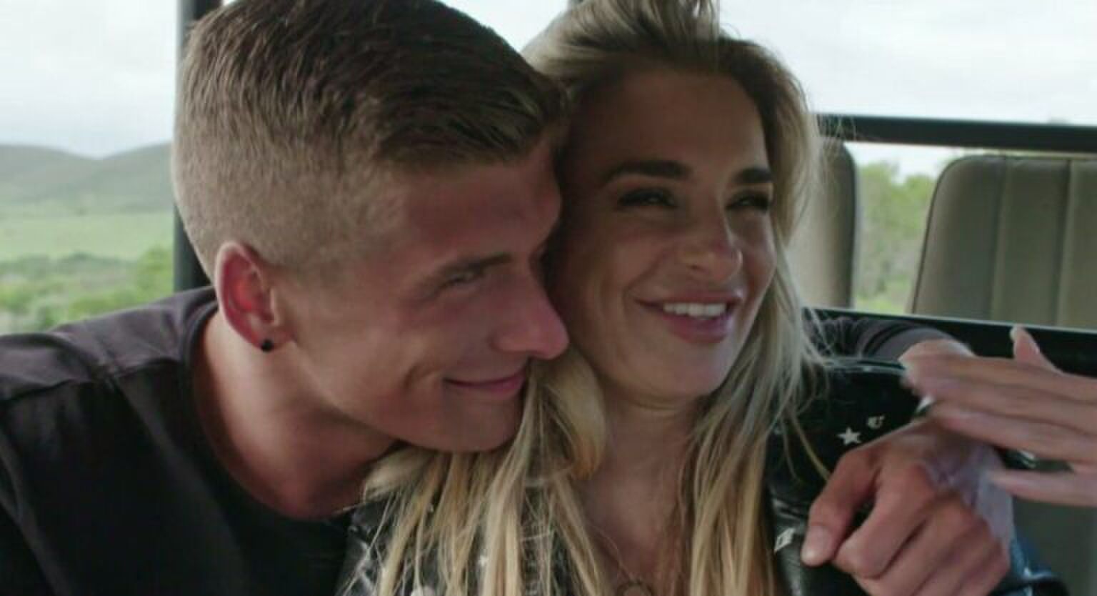 Bachelorette-Joey vertelt wat er &eacute;cht is gebeurd op de 24-uurs date met Gaby