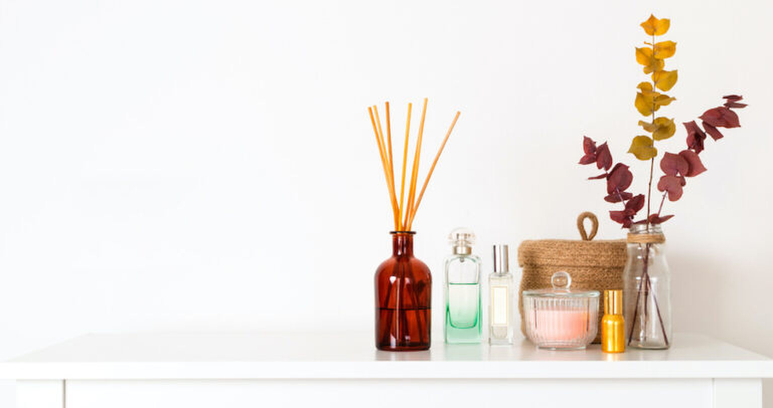 Door deze geurstokjes ruikt je kamer hemels deze zomer