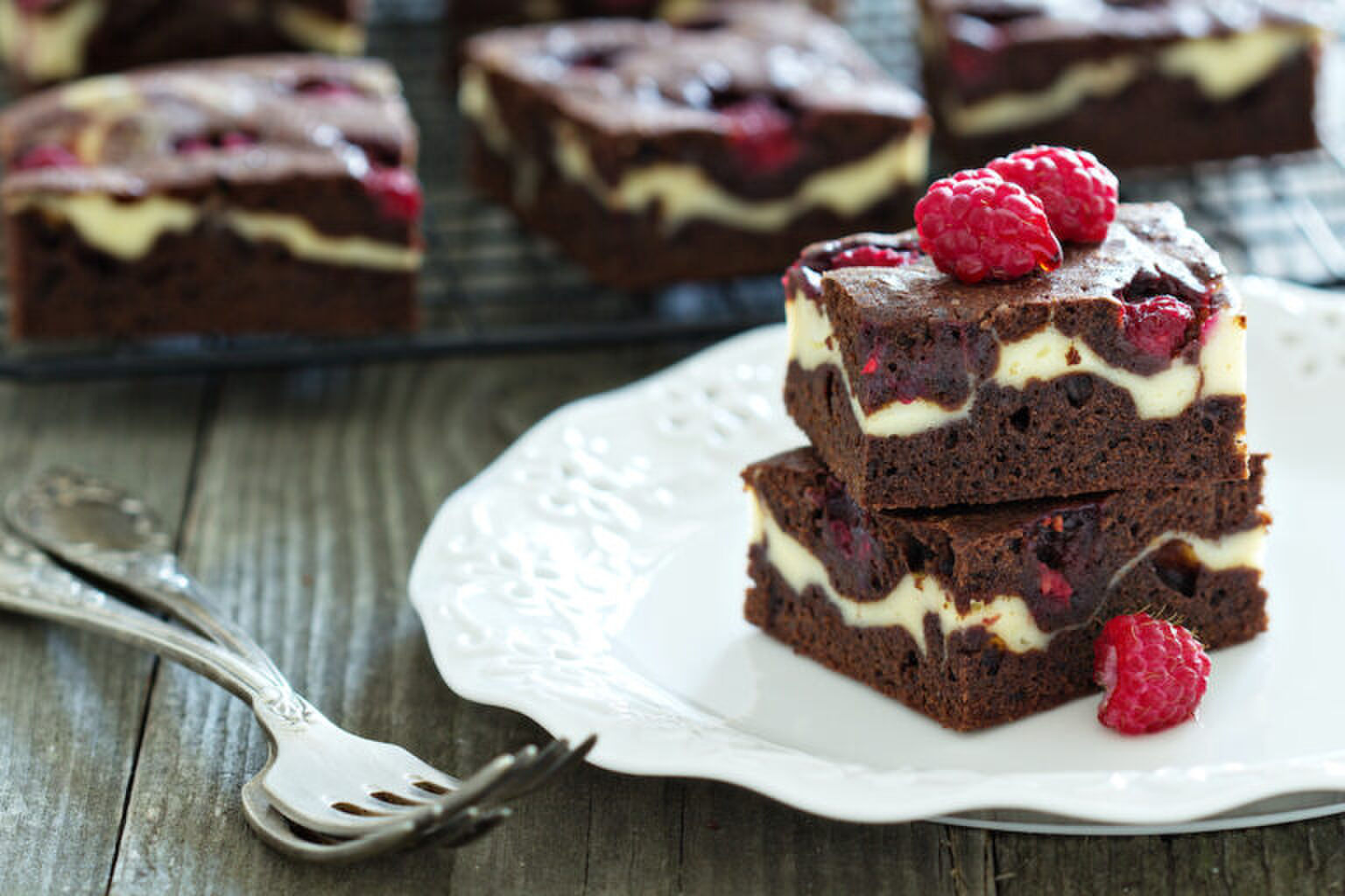 Zo maak je raspberry cheesecake brownies