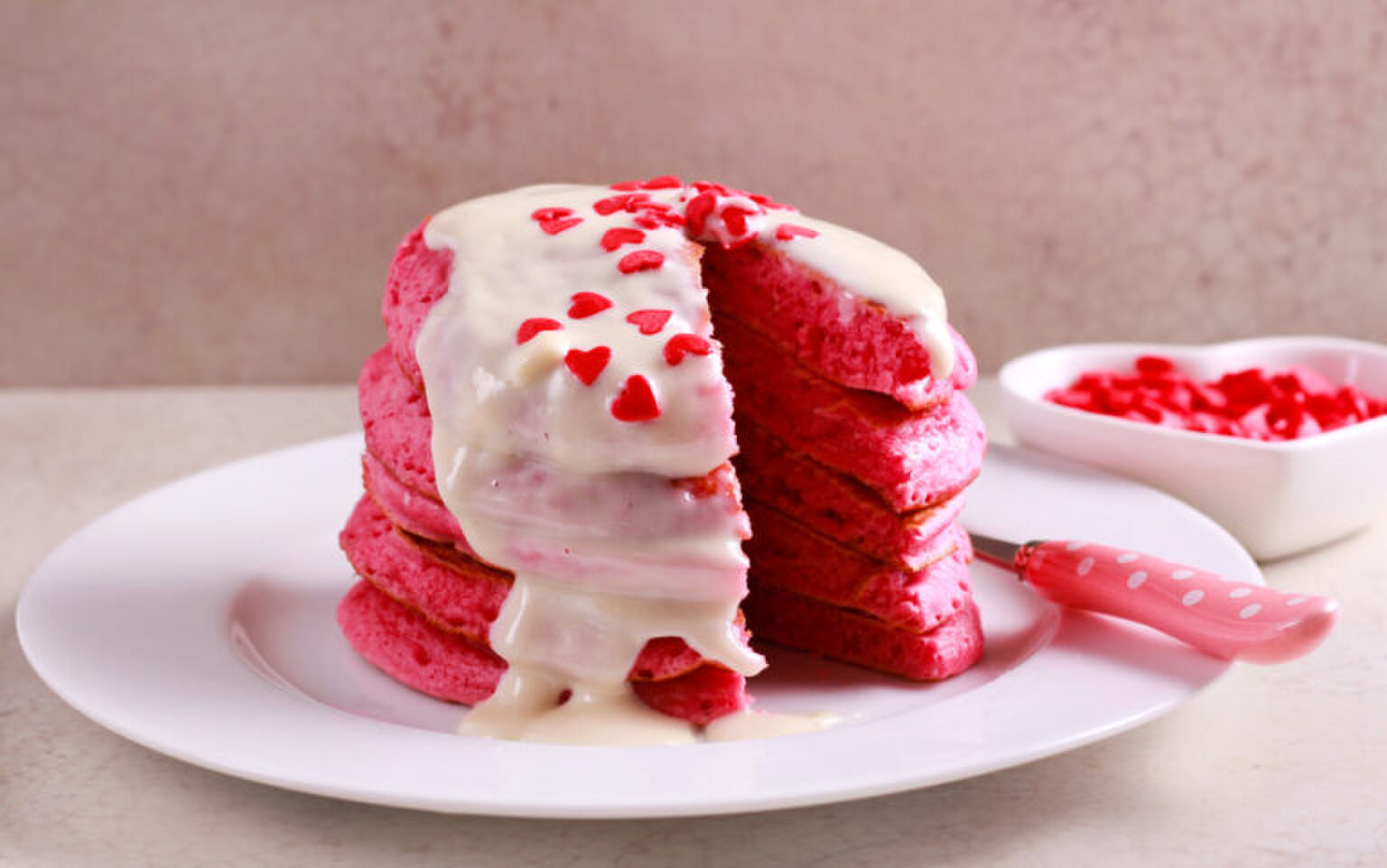 Zo maak je American Red Velvet pancakes
