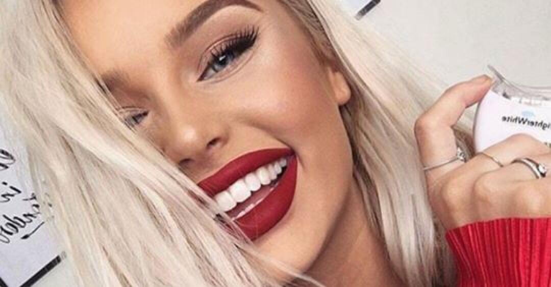 Met de MAC Viva Glam Rosal&iacute;a lipstick steun je het goede doel