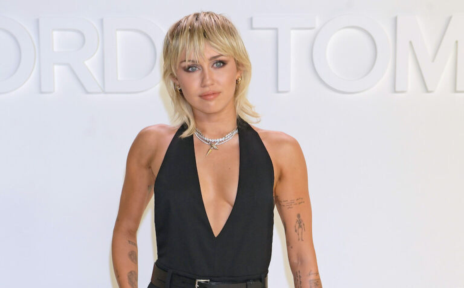 Dit zijn de tattoos van Miley Cyrus en dit betekenen ze