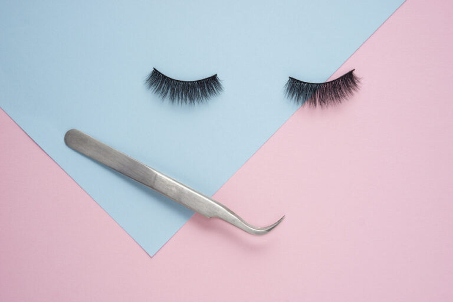 Deze beautytrend gaat wel h&eacute;&eacute;l ver: neus extensions