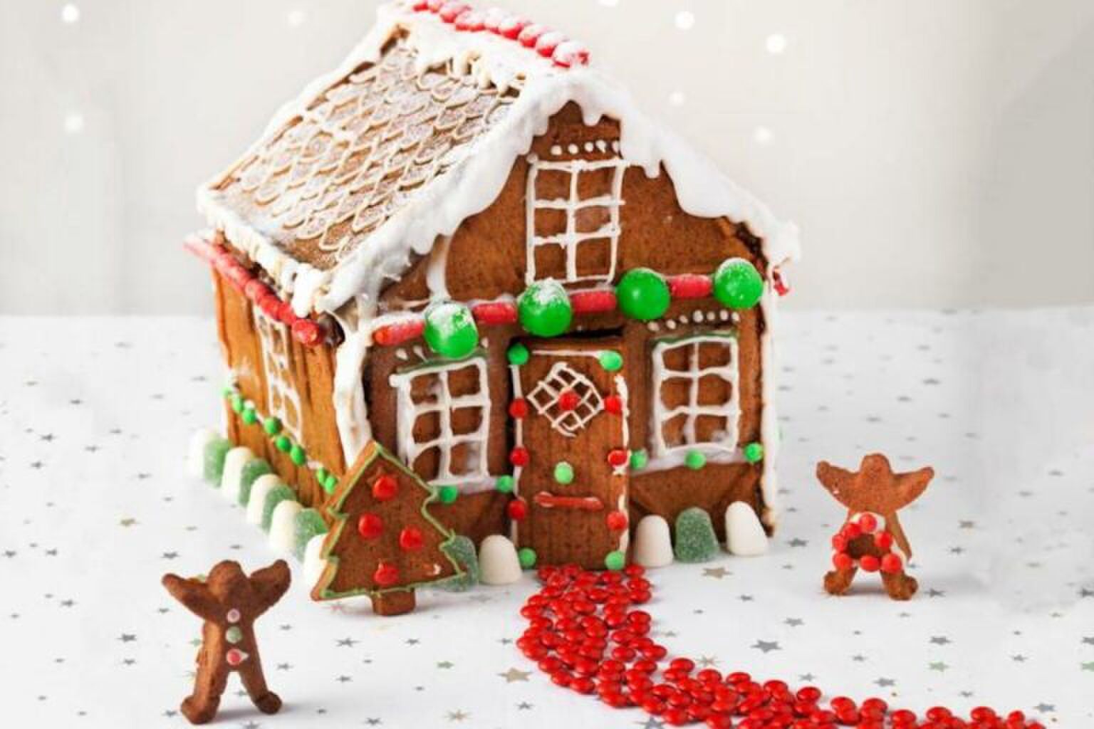 Dit is hoe je het perfecte peperkoeken huisje maakt deze kerst