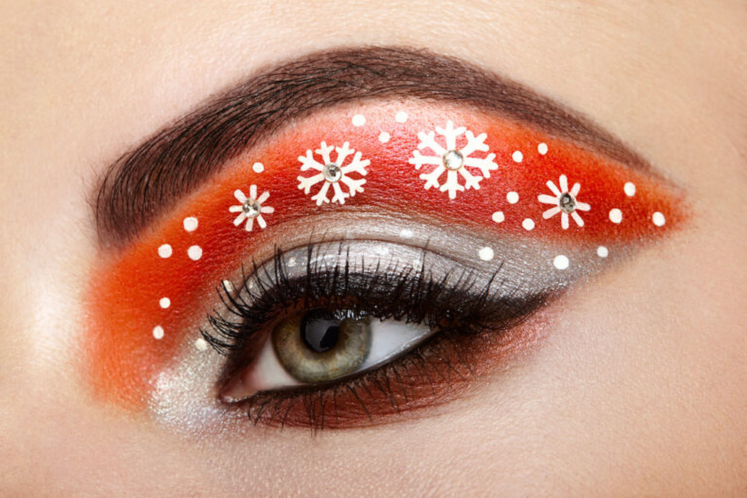9x inspiratie voor (foute) kerst-ooglooks tijdens de kerstdagen 2020