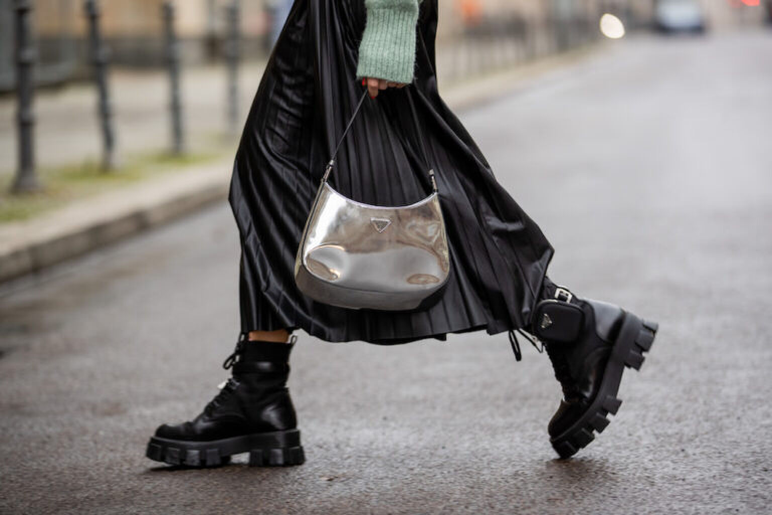 De beste laarzen om onder een jurkje te dragen voor het winterseizoen