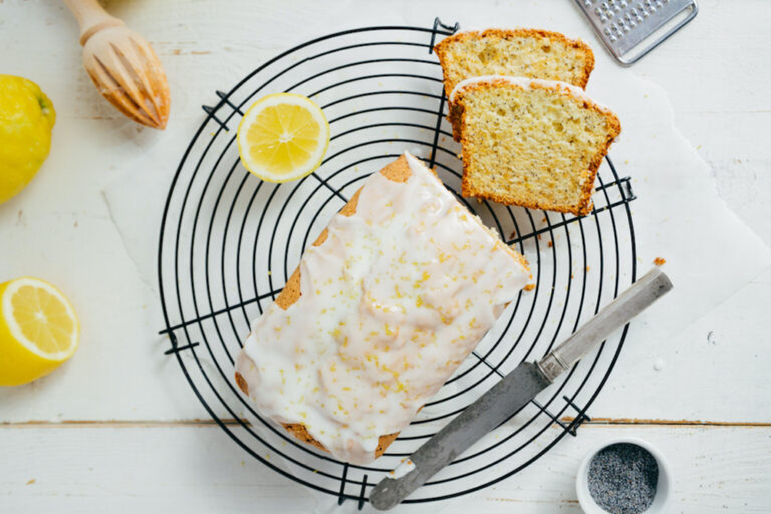 Cheers! Bij dit gin-tonic cake recept eet je je vingers op&nbsp;