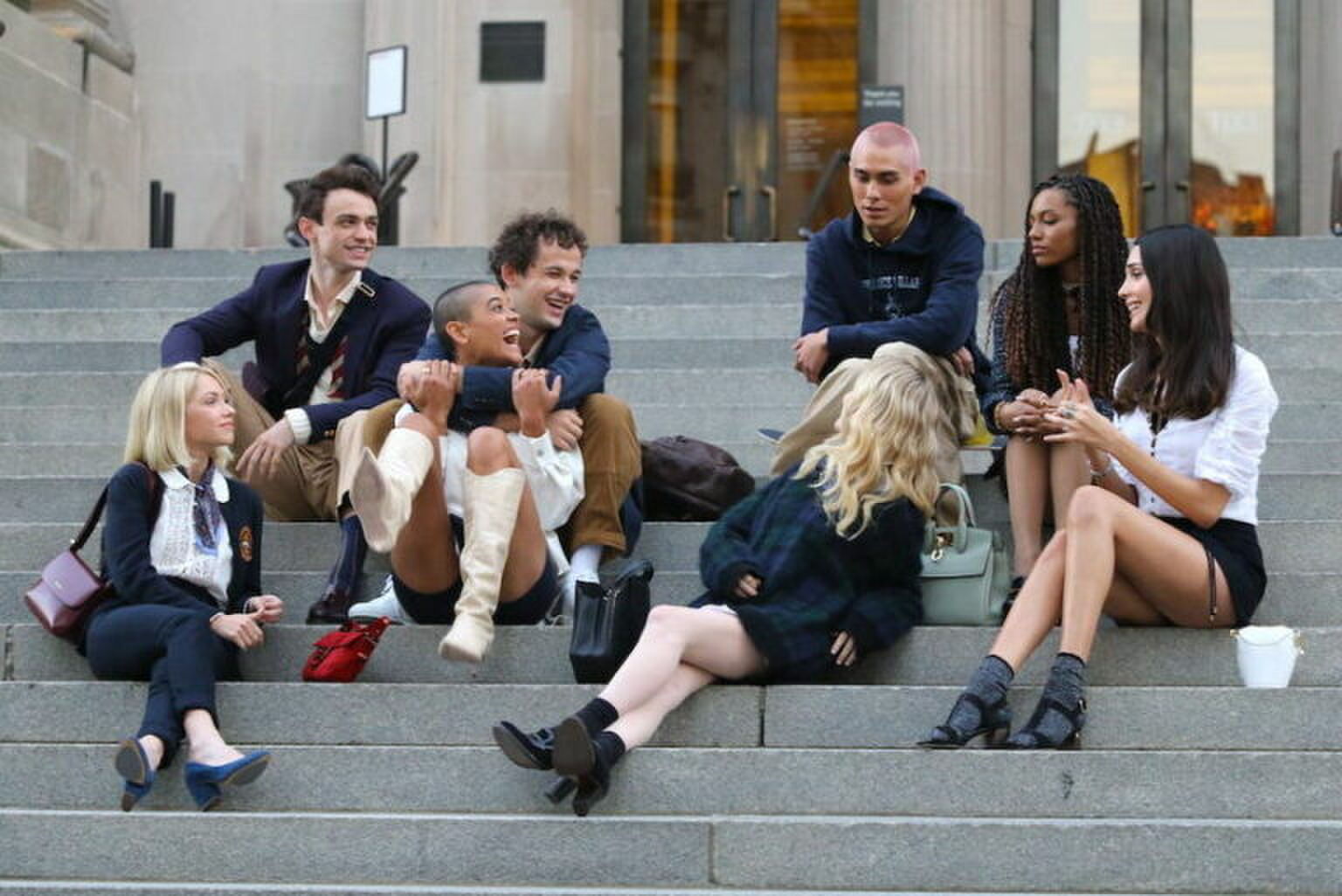 De nieuwe Gossip Girl-cast vertelt de eerste details over de reboot
