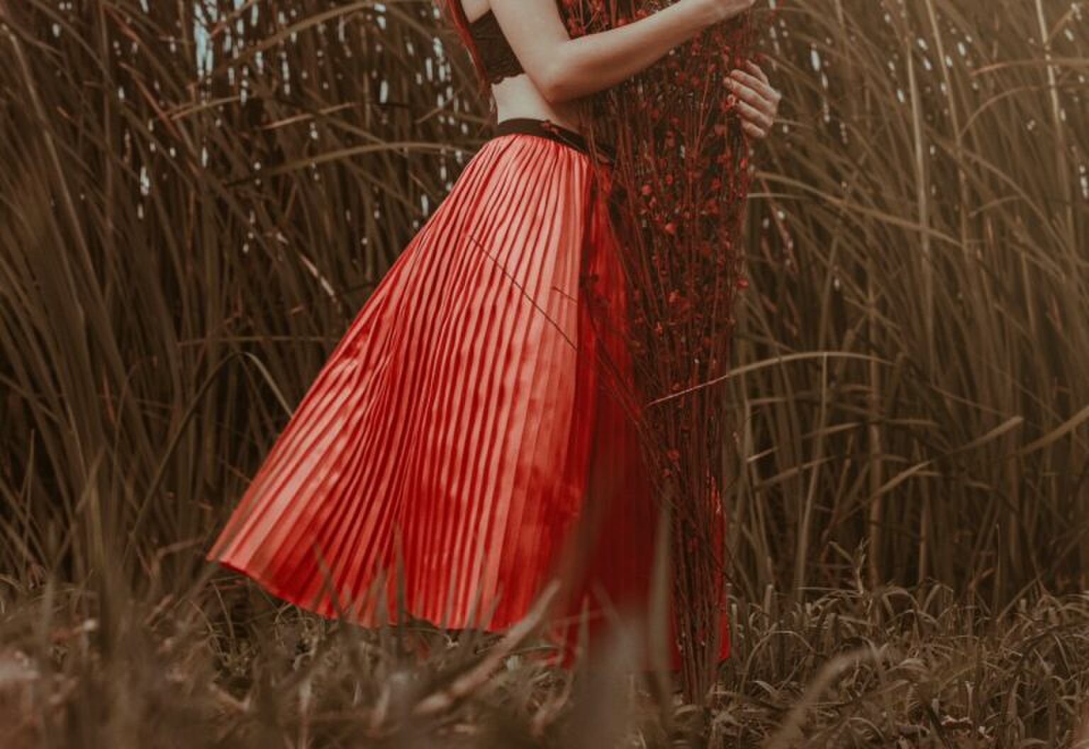 Shopalert! De leukste midi rokken en jurkjes voor de lente