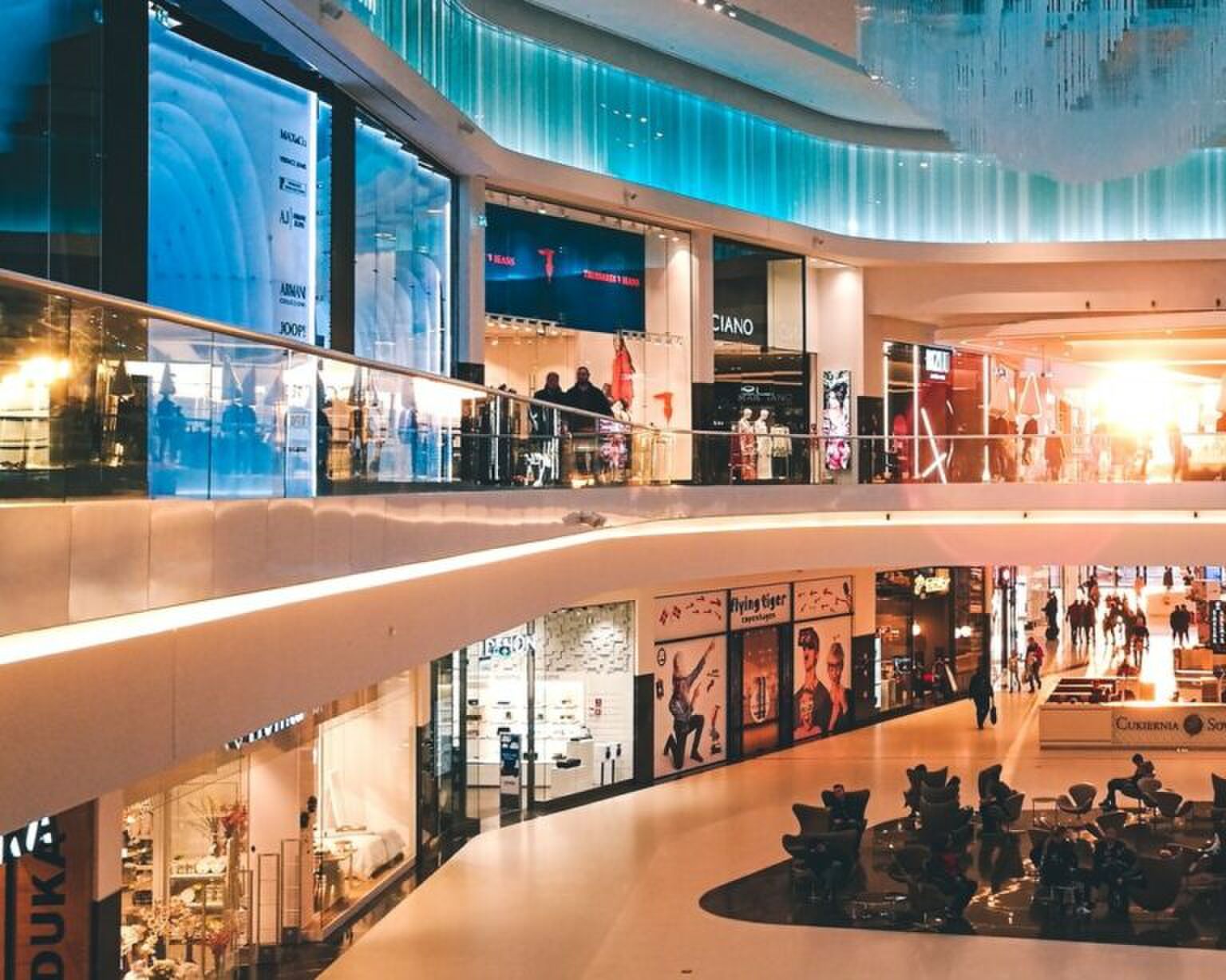 Shop &rsquo;till we drop: het duurste winkelcentrum van de Benelux is nu open