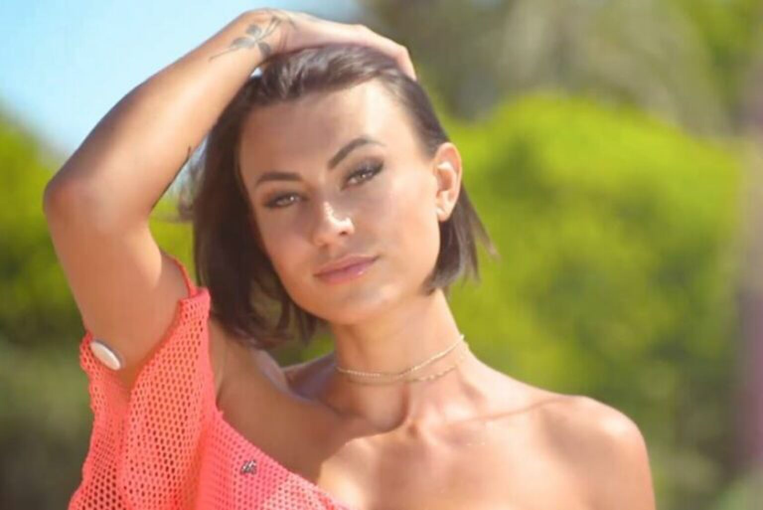 Love Island-Feline is gehackt en bedreigd door haar ex-vriend