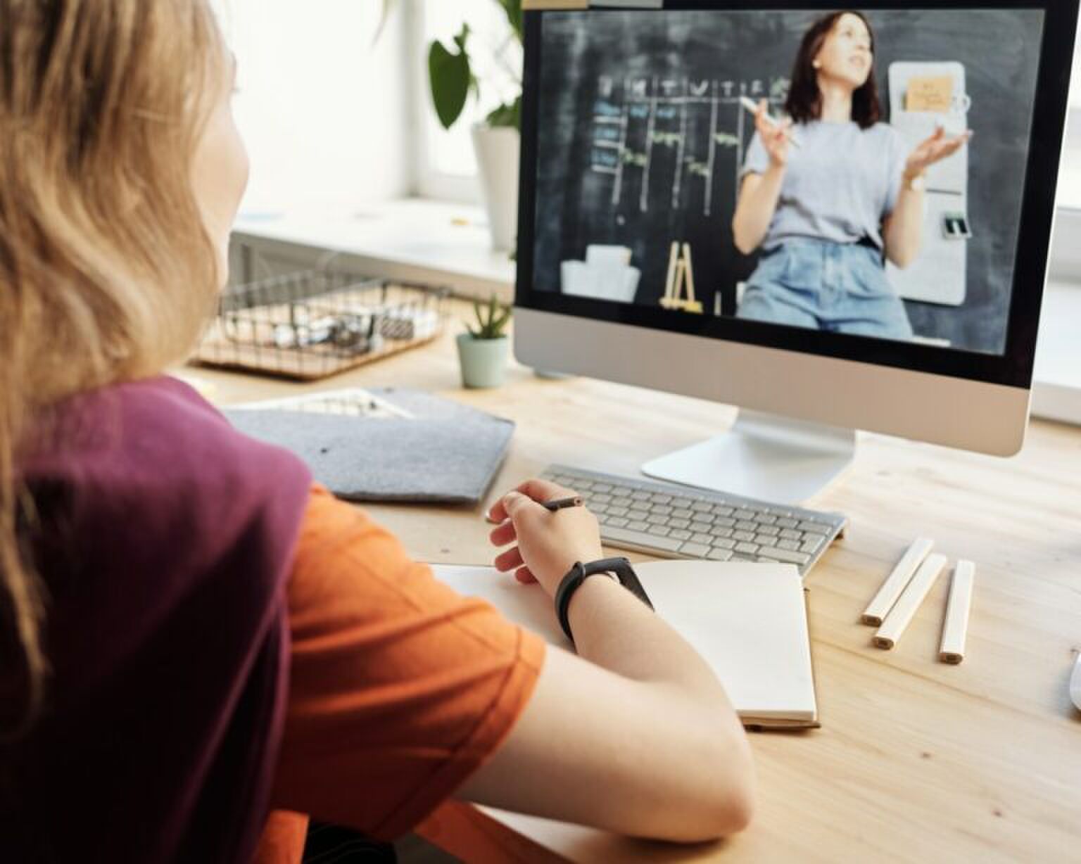 Deze 10 dingen doe je allemaal terwijl je een online college kijkt/les volgt