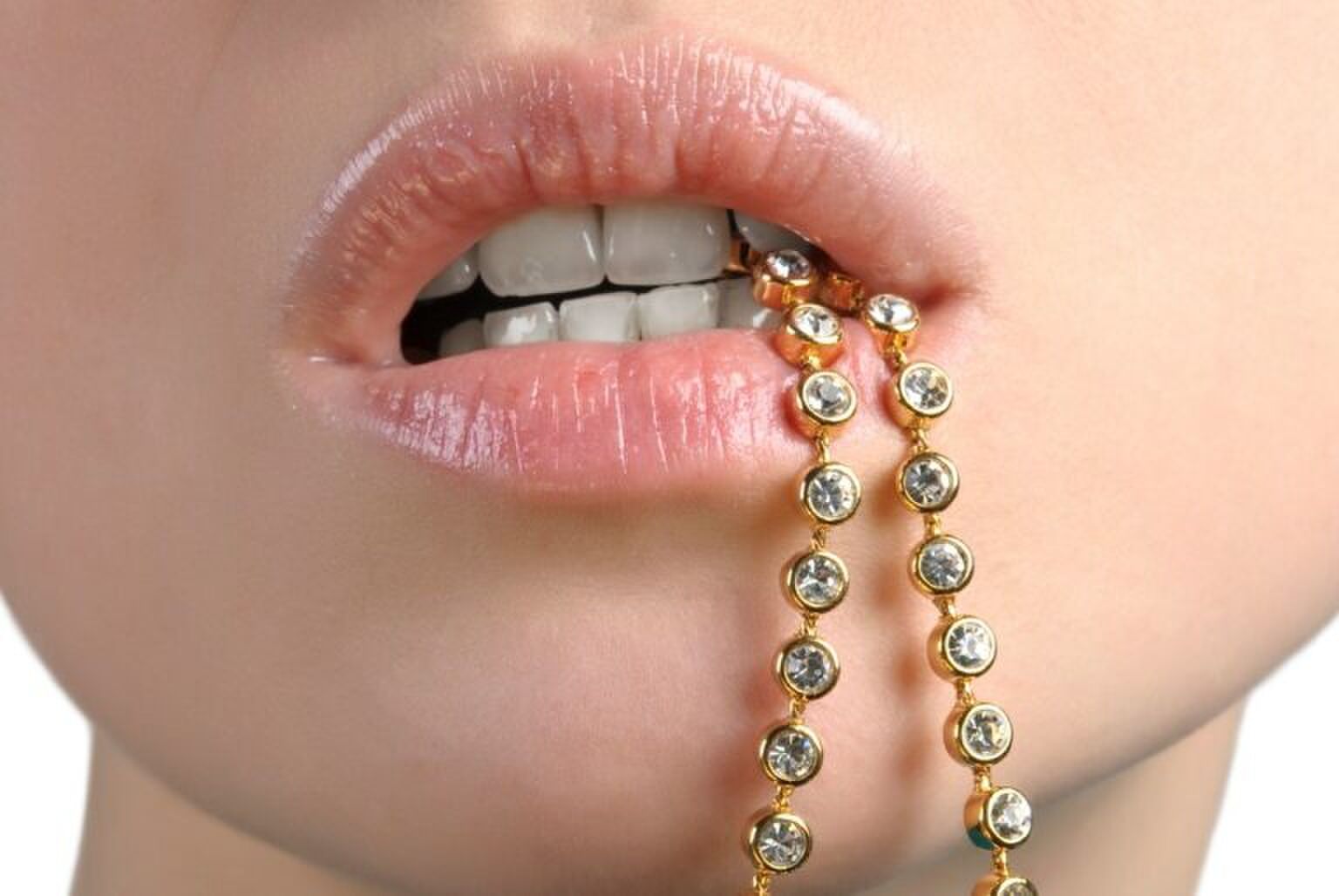 Diamonds are a girl&rsquo;s best friend: de 90&rsquo;s trend is weer terug