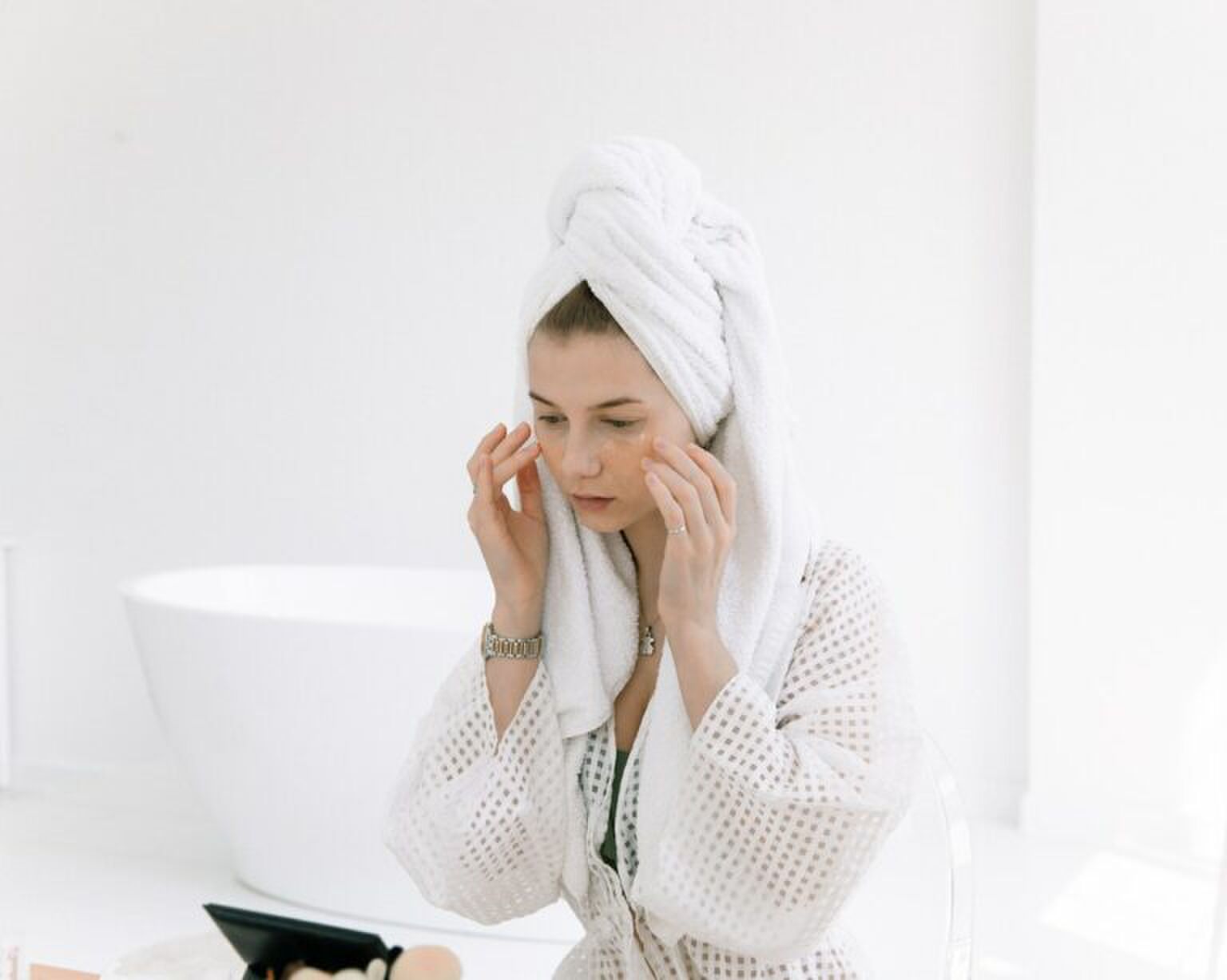 Rode vlekken in je gezicht? Zo ga je dat tegen