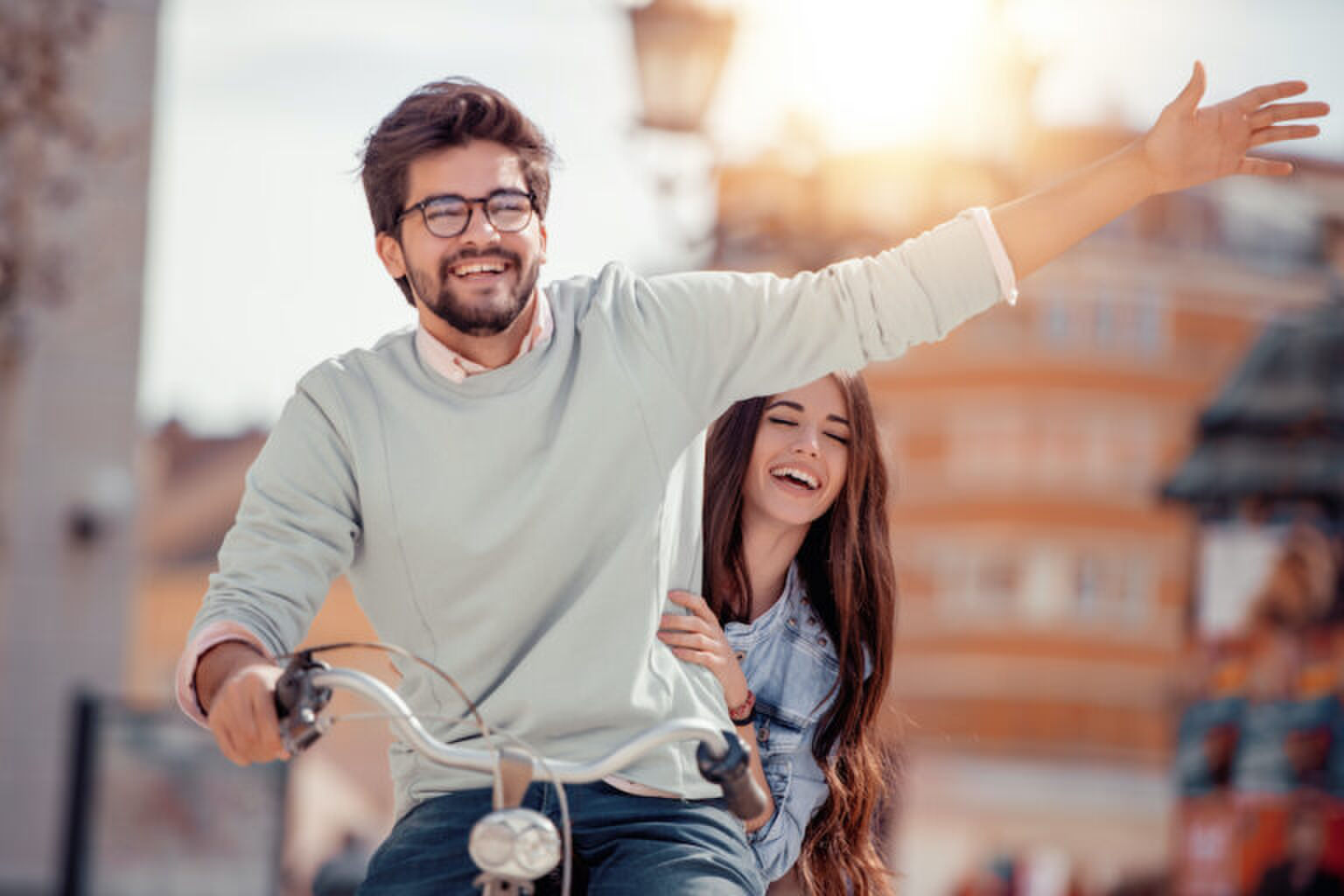 &lsquo;Is het een stel of familie?&rsquo; Siblings or dating is h&eacute;t Instagramspel dat jij wilt spelen