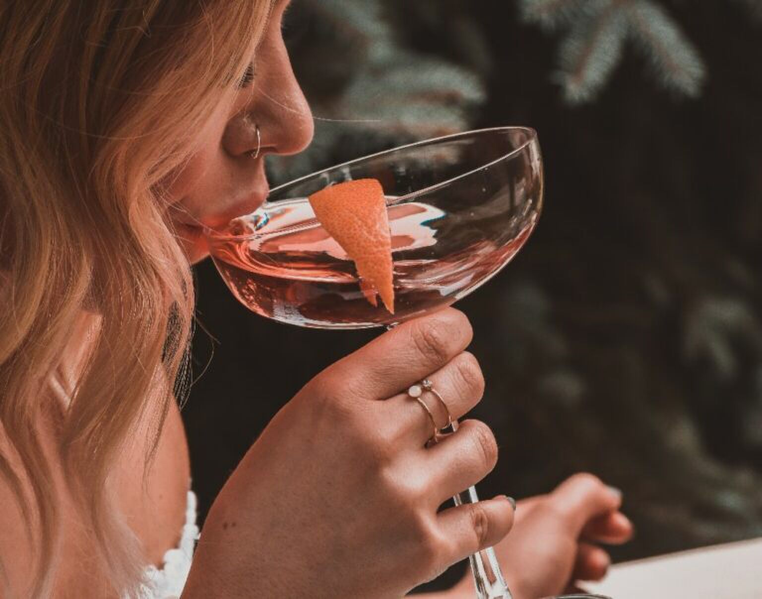 Dream job alert: je kan nu geld verdienen met het drinken van cocktails