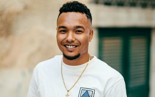 Temptation-Greg brengt single uit en alles wijst erop dat &lsquo;ie over Karina gaat