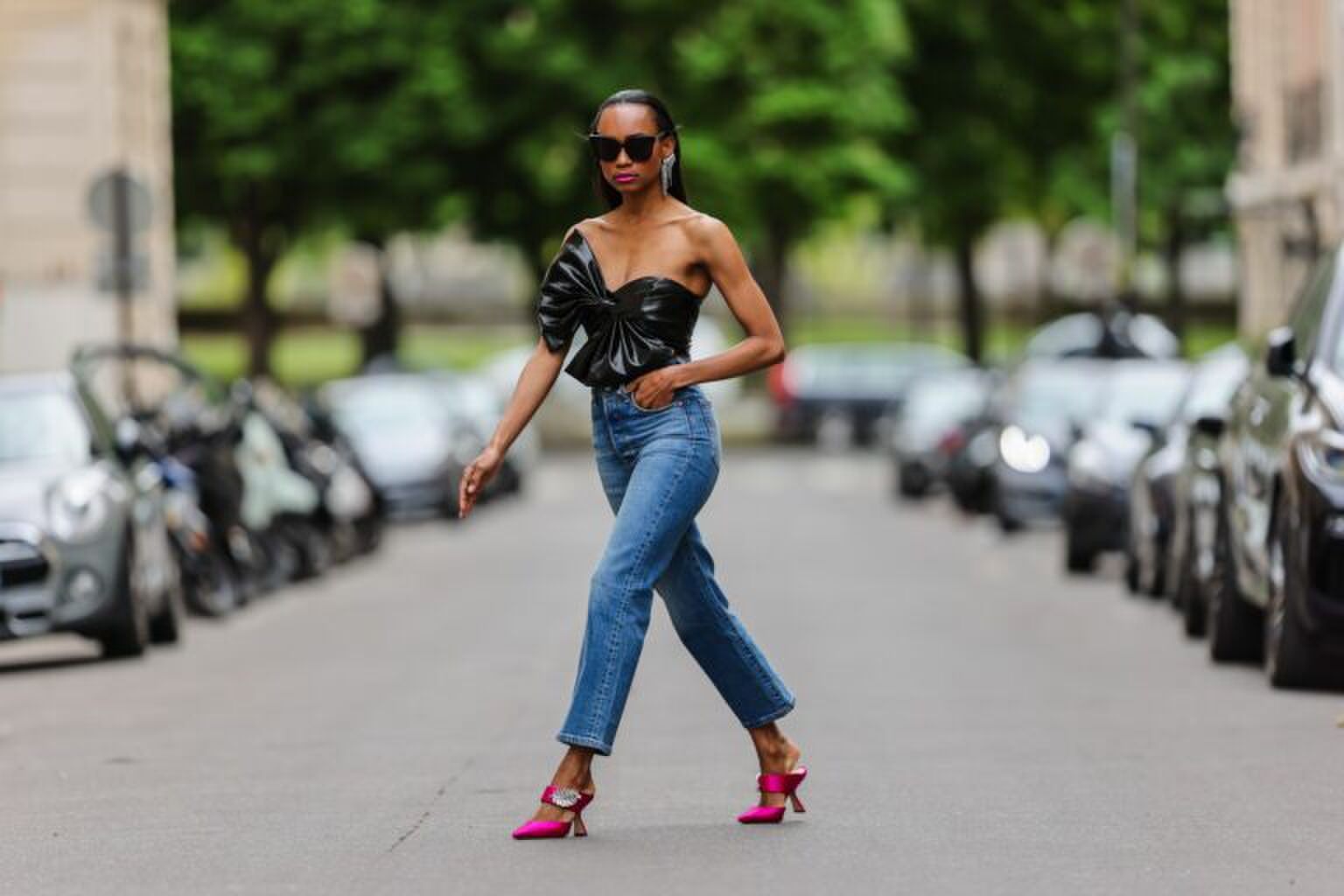 Deze tops gaan we terug zien in de zomer 2021 (en je shopt ze hier)