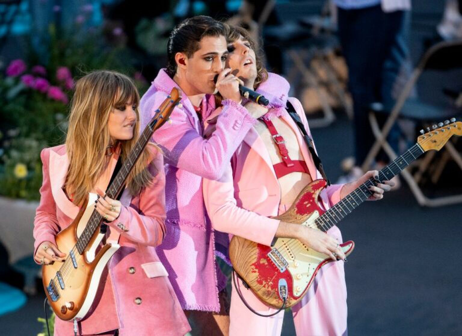 VIDEO: NikkiTutorials doet M&Aring;NESKIN&rsquo;s make-up