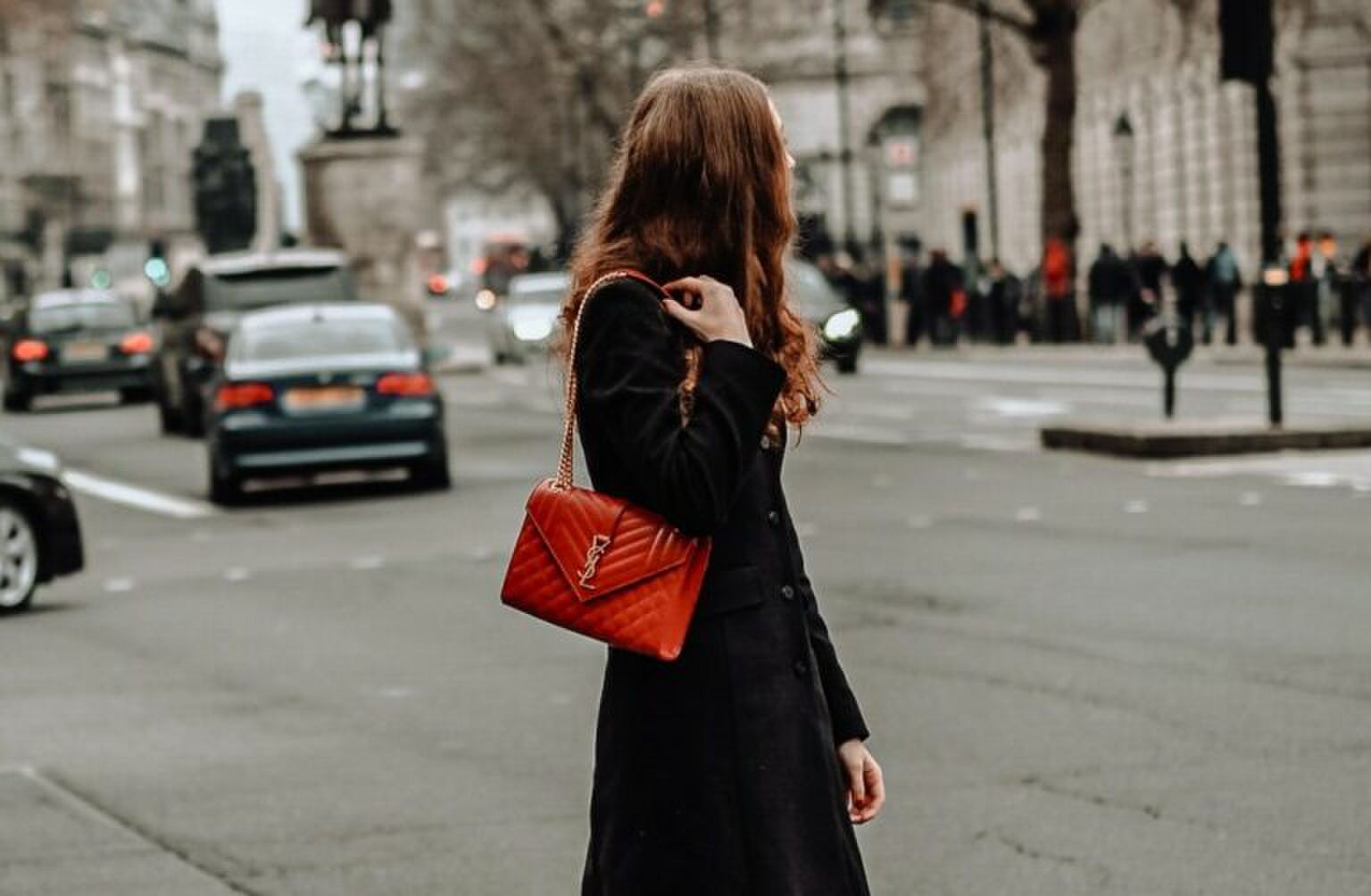 Van stiletto crocs tot vingerschoenen: vreemde creaties van designer merken op een rij