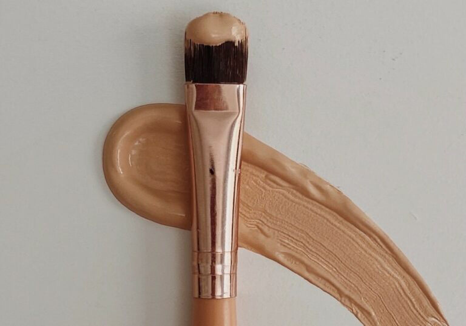 Je kan met dit trucje jouw winterfoundation in de zomer gebruiken