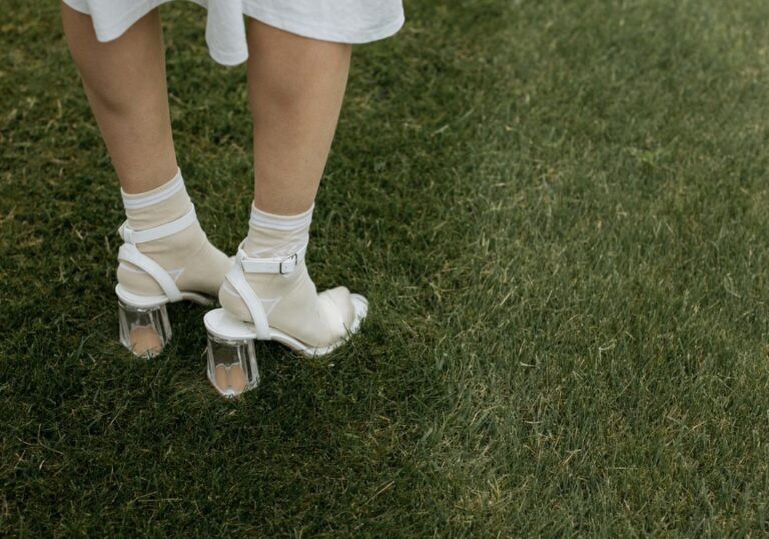 Sokken in sandalen zijn nu weer helemaal on trend (en zo style je ze)