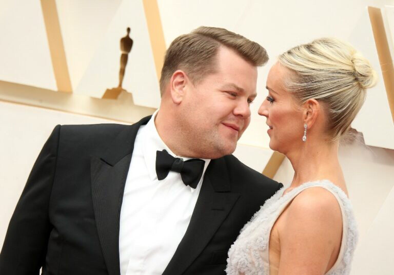 VIDEO: James Corden gaat langs bij de FRIENDS cast