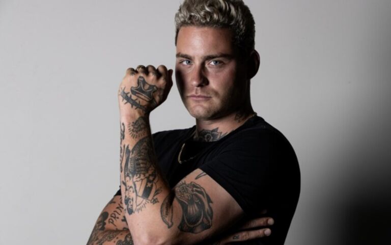 Douwe Bob wordt papa&rdquo;er groeit een baby&rsquo;tje in haar buik&rdquo;