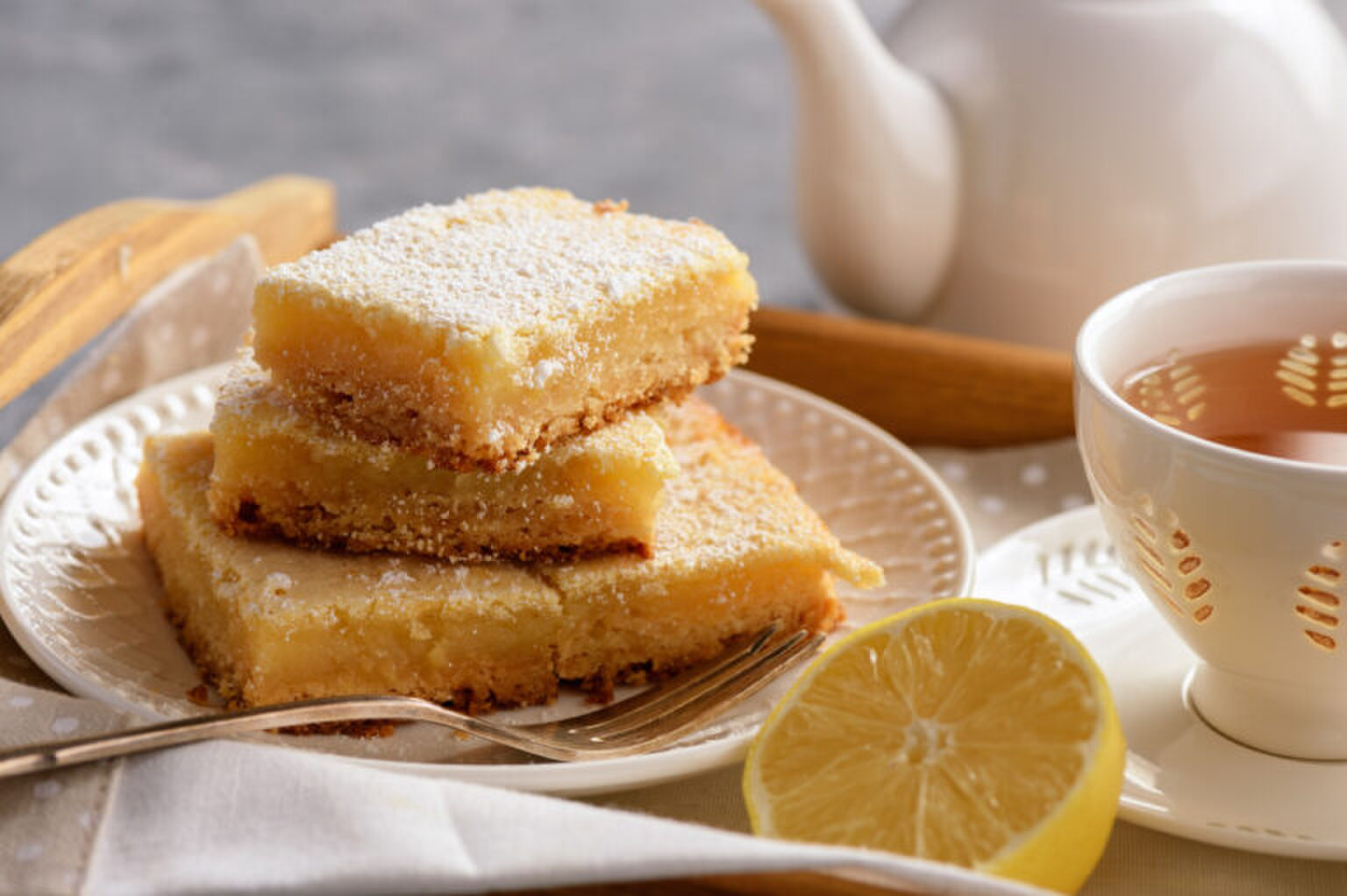 Healthy snack: zo maak je gezonde lemon bars