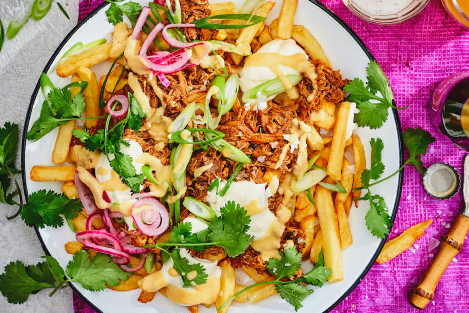 Dit recept met loaded fries is perfect voor een druilerige avond