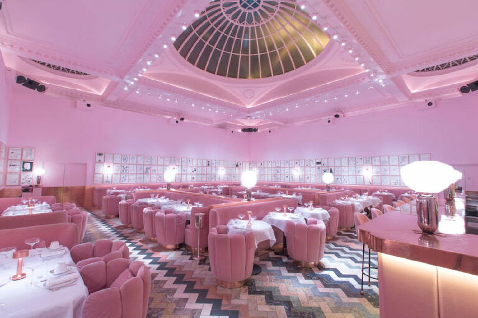 We love it: dit zijn 5 roze restaurants waar je met de meiden heen wil