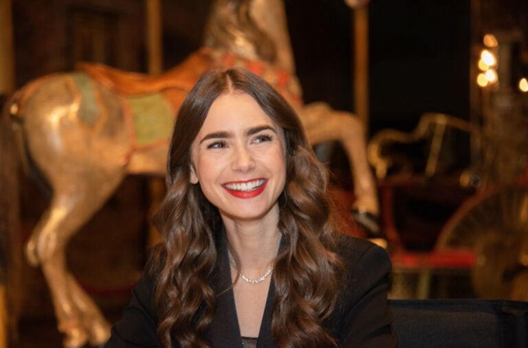 FOTO&rsquo;s: Lily Colins uit Emily in Paris is getrouwd