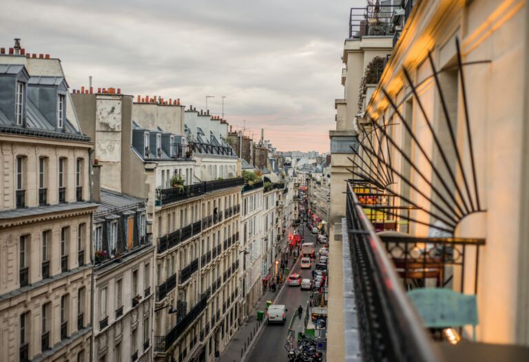 Wij ontdekten een nieuwe hotspot in Parijs (en hij is volledig ROZE)