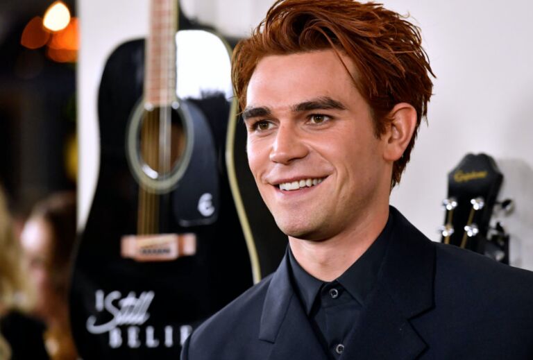 Babynews: KJ Apa is vader geworden van zijn eerste kindje