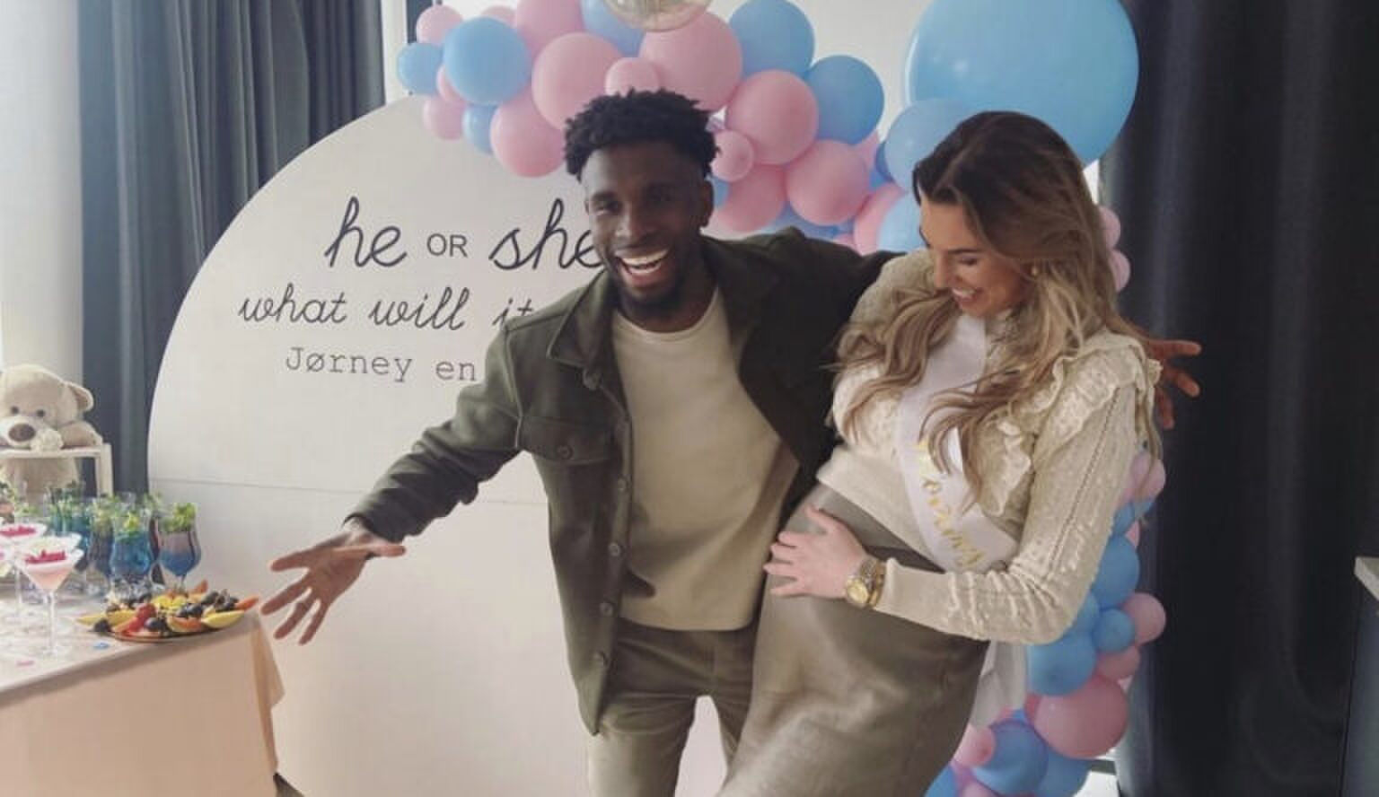 Huh? Odim laat J&oslash;rney vlak voor de bevalling in de steek